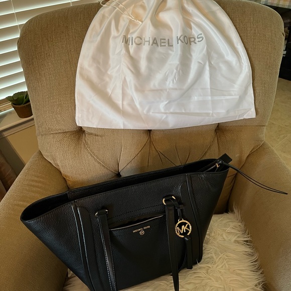 Michael K Black Pocketbook. Used twice - Picture 1 of 9